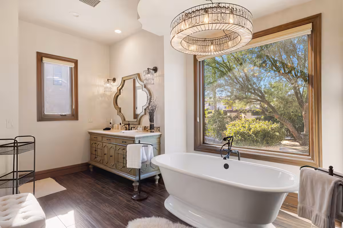 Full bathroom 1
