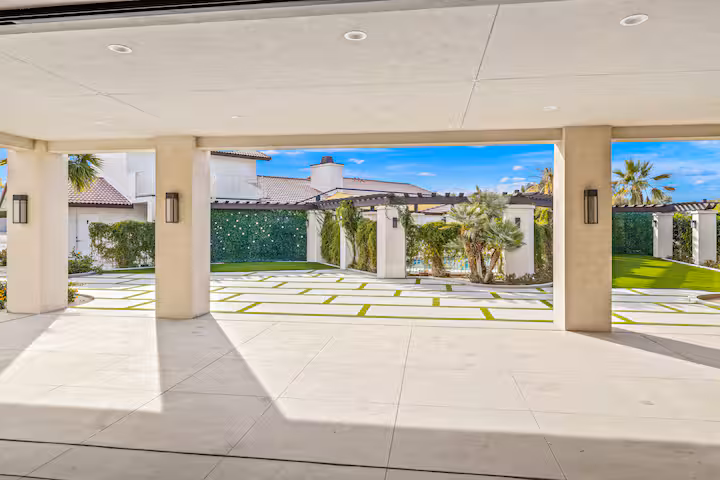 Covered patio with entertainment area