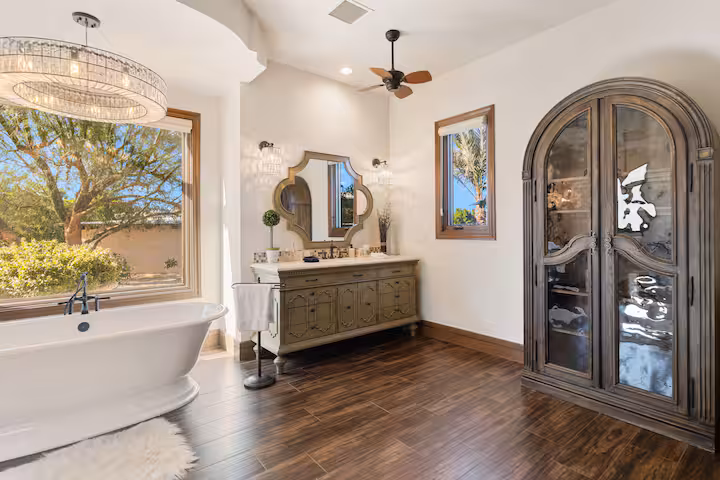 Full bathroom 1