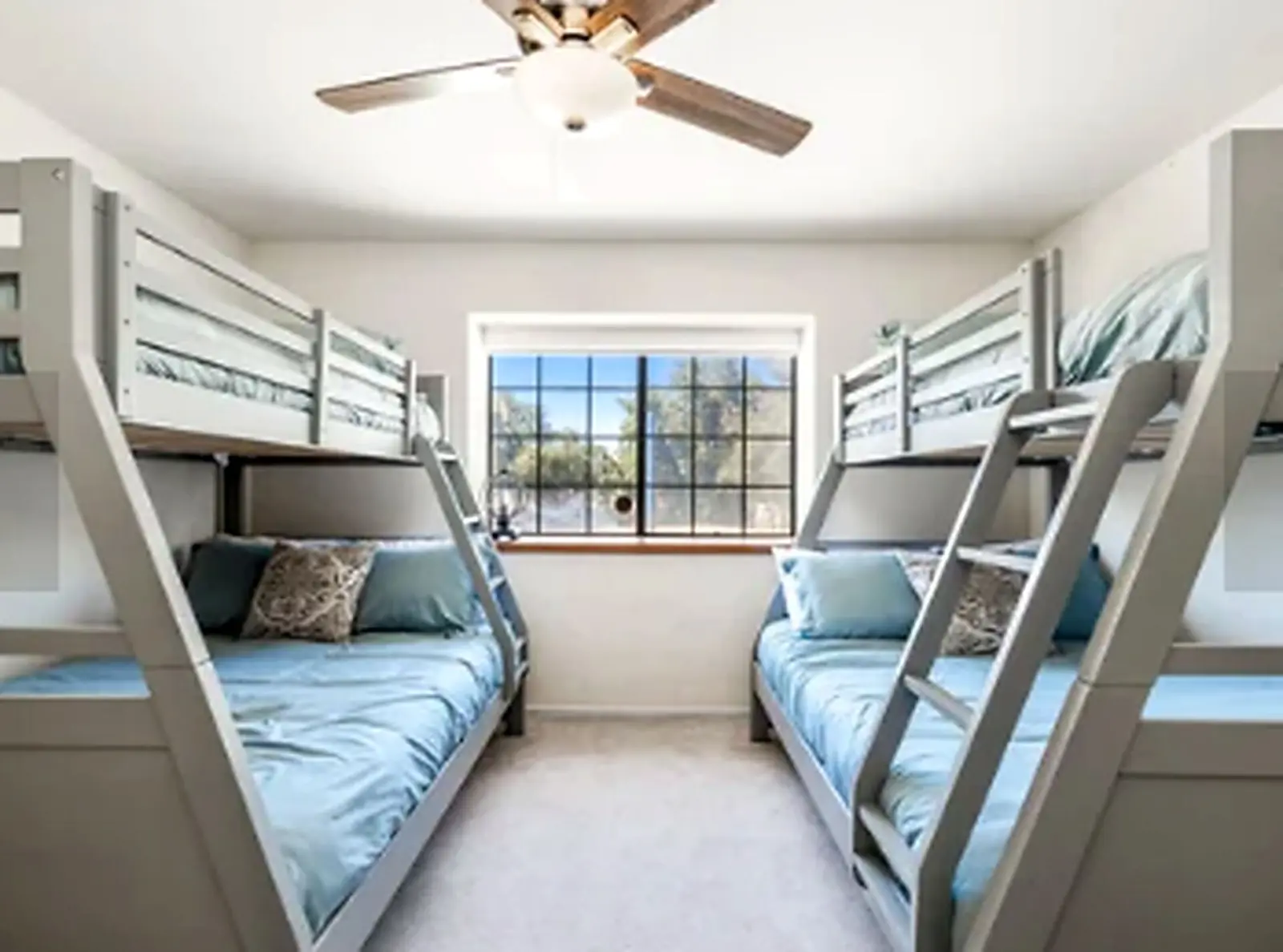 Double bunk bed room
