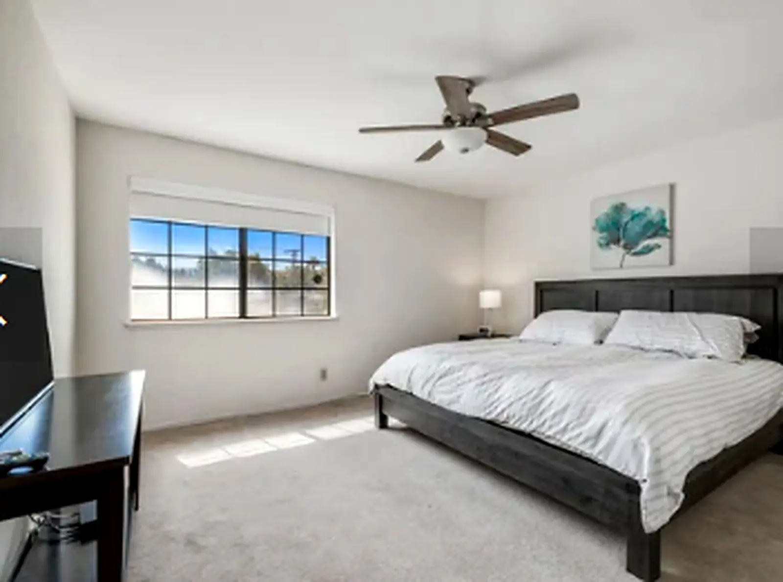 Guest bedroom